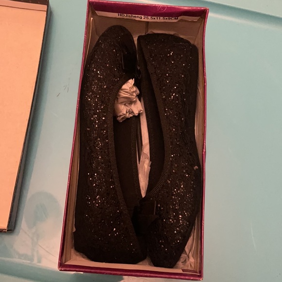 Dominique Nicole kids shoes - Picture 1 of 4